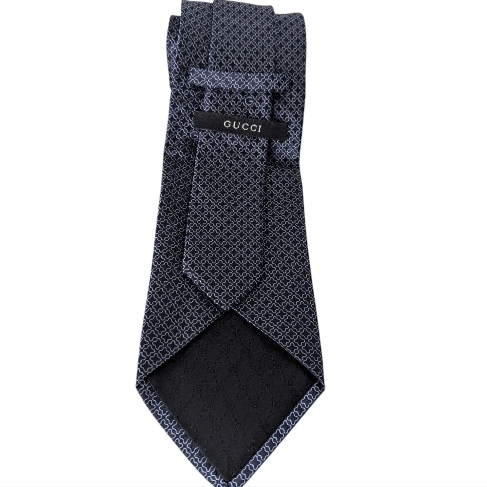 Gucci Men's Navy Geometric Silk Tie ...58 x 3.78